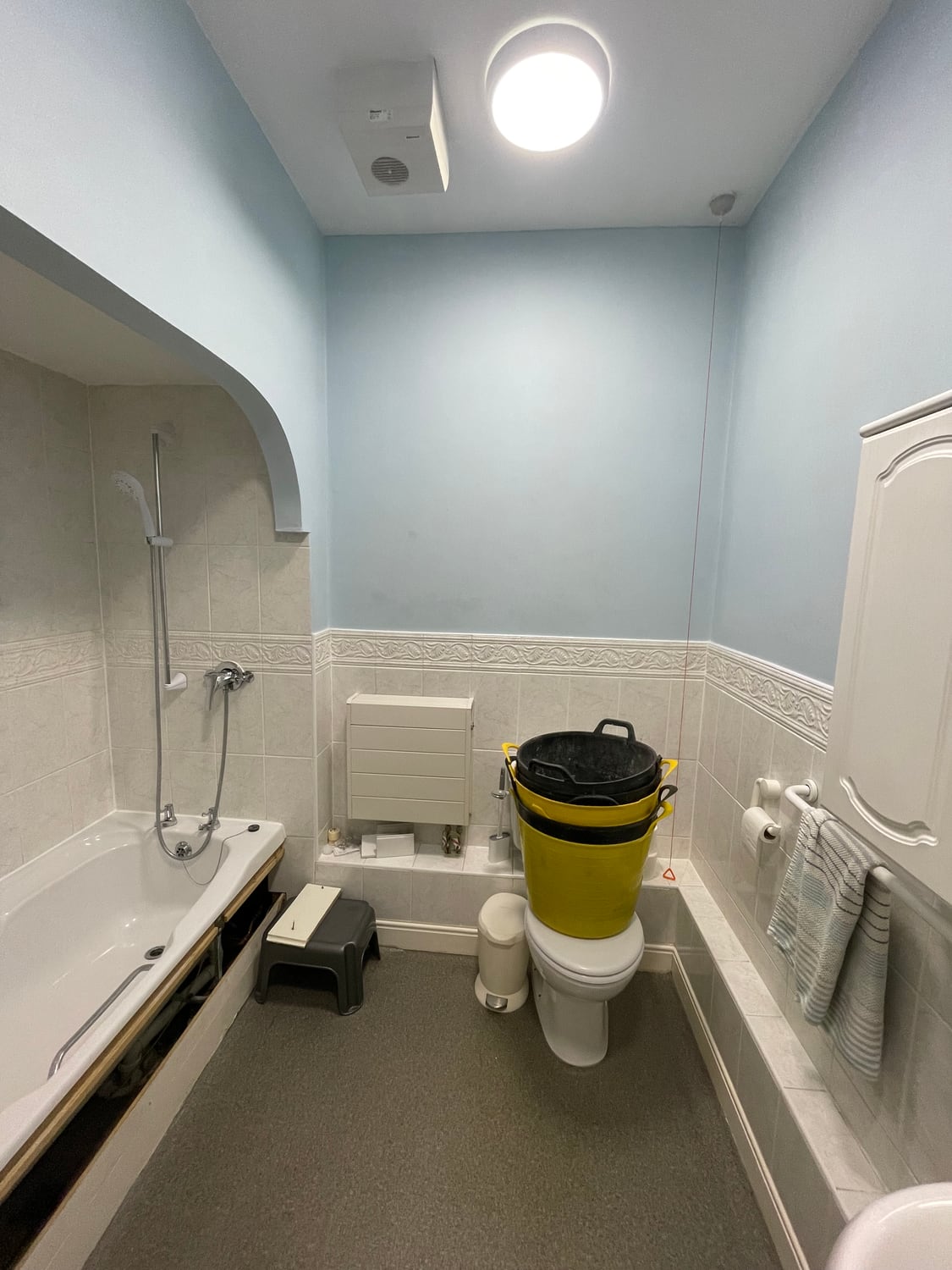 Older bathroom before renovation